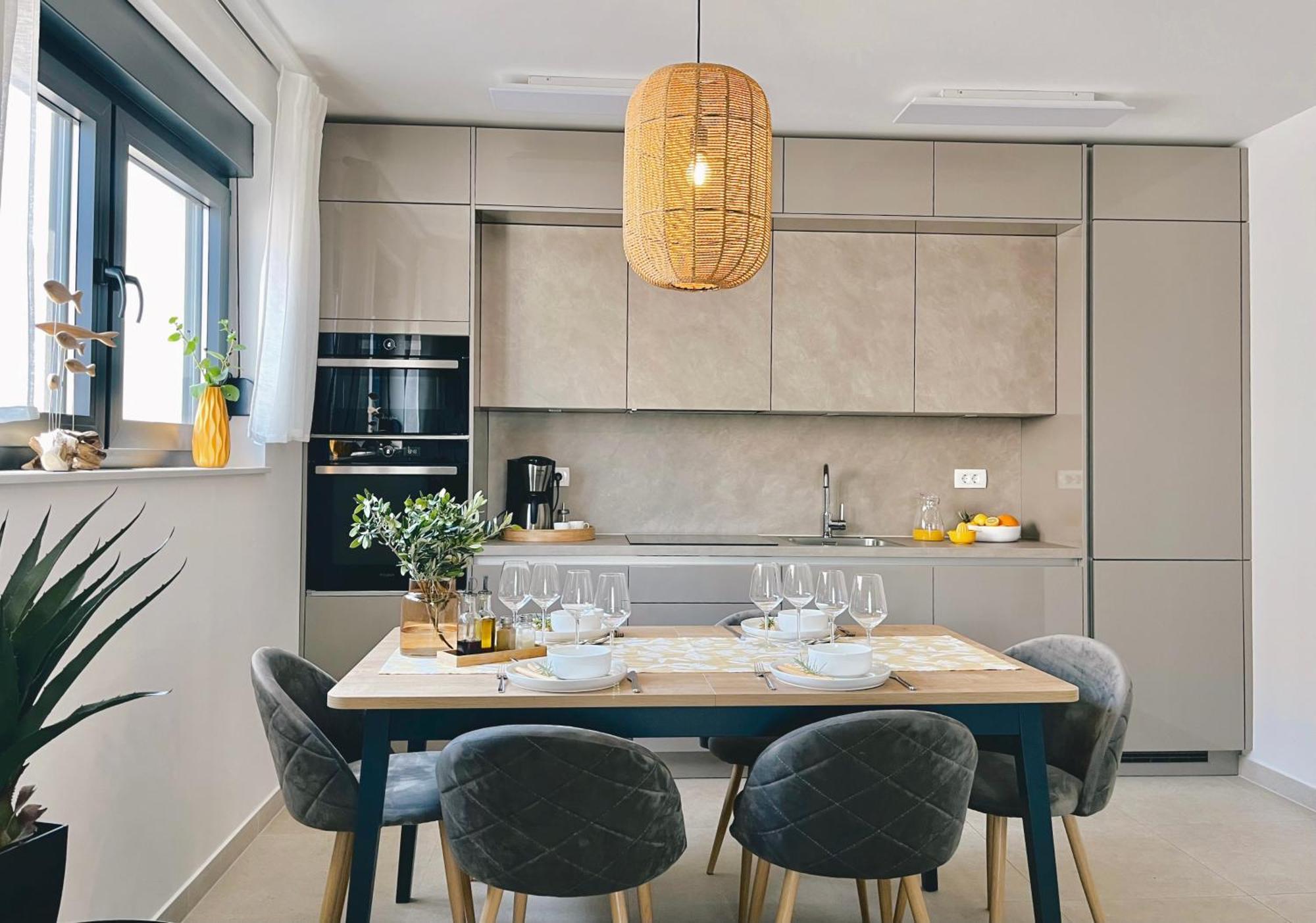 אוקרוג גורניי Apartment Agnes With 63 M2 Rooftop Terrace, Grill And Pool מראה חיצוני תמונה